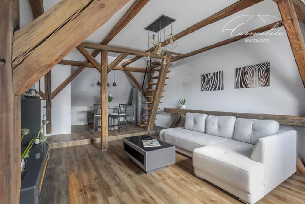 Spacious Sky Carmelite Apartment Wilna Exterior foto